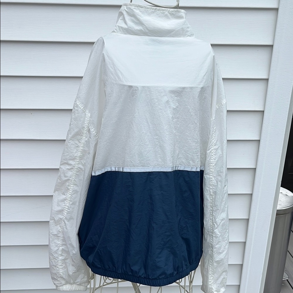 Peloton Navy and White Jacket with Pink Zipper - Picture 6 of 6